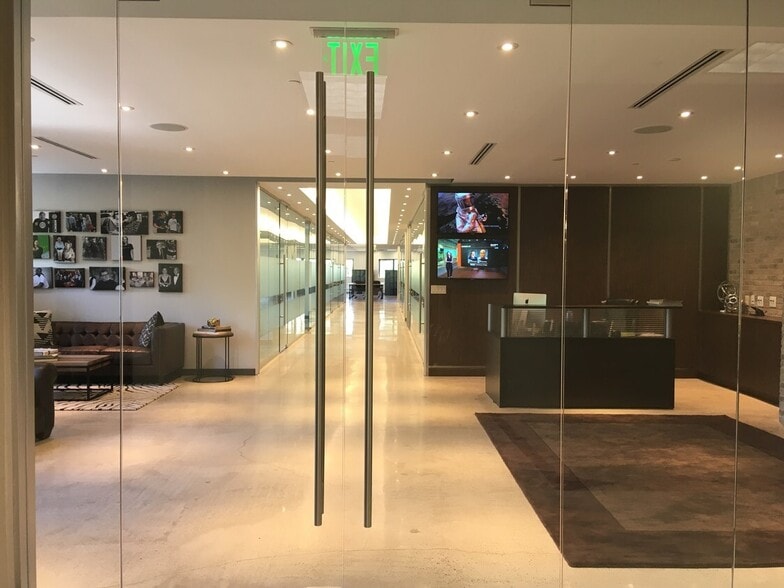 27 Horseneck Rd, Fairfield, NJ à louer - Photo intérieure - Image 2 de 9