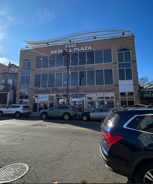 1040 Main St, Paterson, NJ à louer - Photo du bâtiment - Image 1 de 3