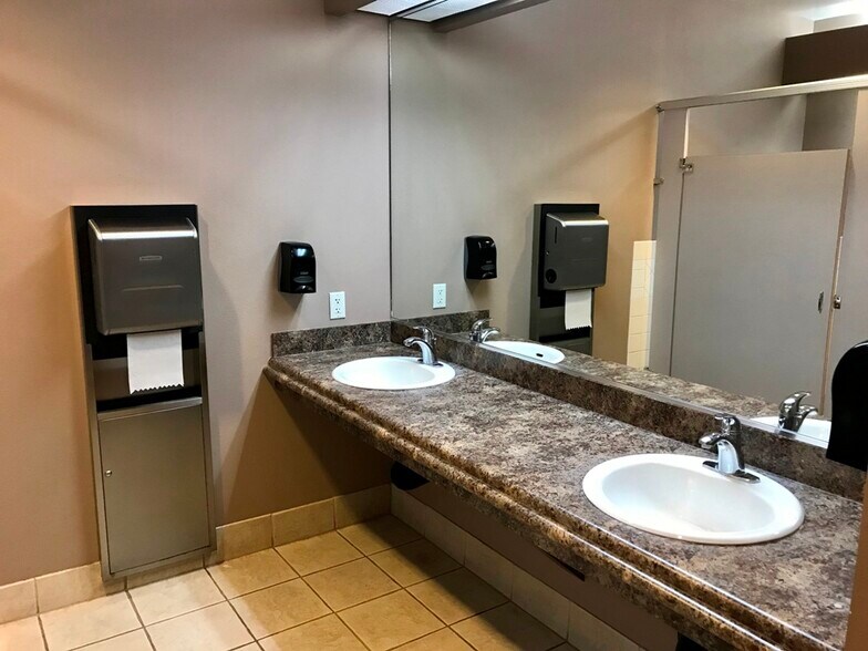 5700 E Franklin Rd, Nampa, ID à louer - Photo intérieure - Image 3 de 11