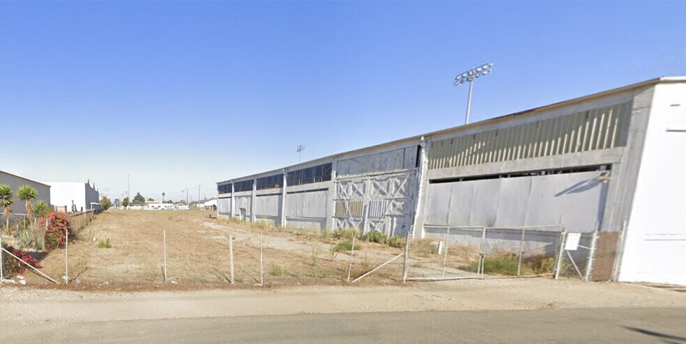 628 S McClelland St, Santa Maria, CA à vendre - Photo du bâtiment - Image 3 de 3
