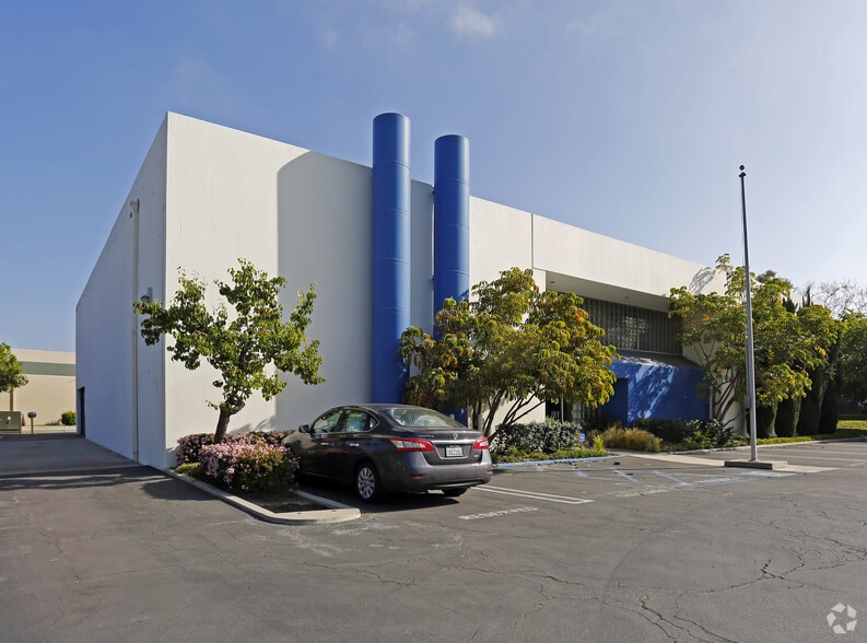 17721 Mitchell N, Irvine, CA for lease - Building Photo - Image 3 of 5