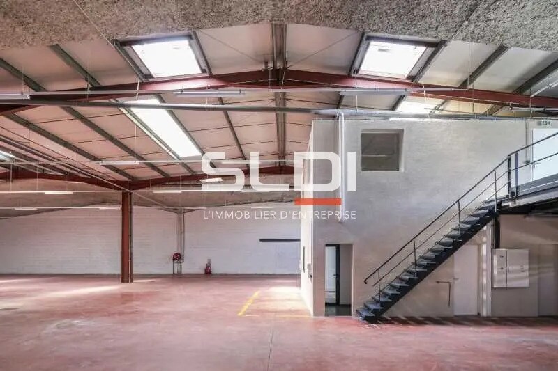 20-24 Avenue Du 24 Août 1944, Corbas for lease - Interior Photo - Image 2 of 12