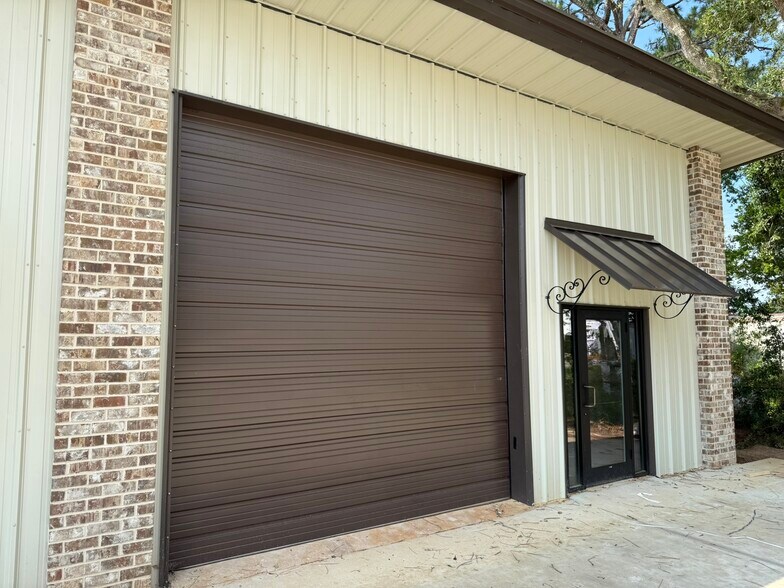 14313 Cullen St, Biloxi, MS à louer - Photo du bâtiment - Image 2 de 5