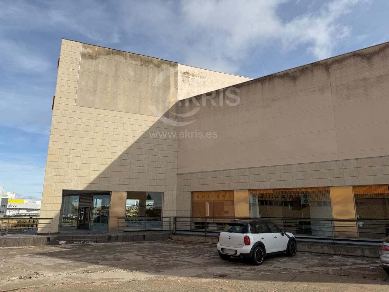 Retail in Torija, Guadalajara for lease Building Photo- Image 1 of 16