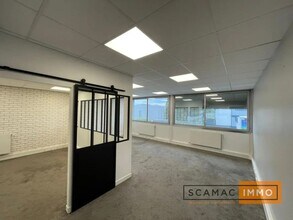 Industriel dans Morangis à louer Photo intérieure- Image 2 de 4