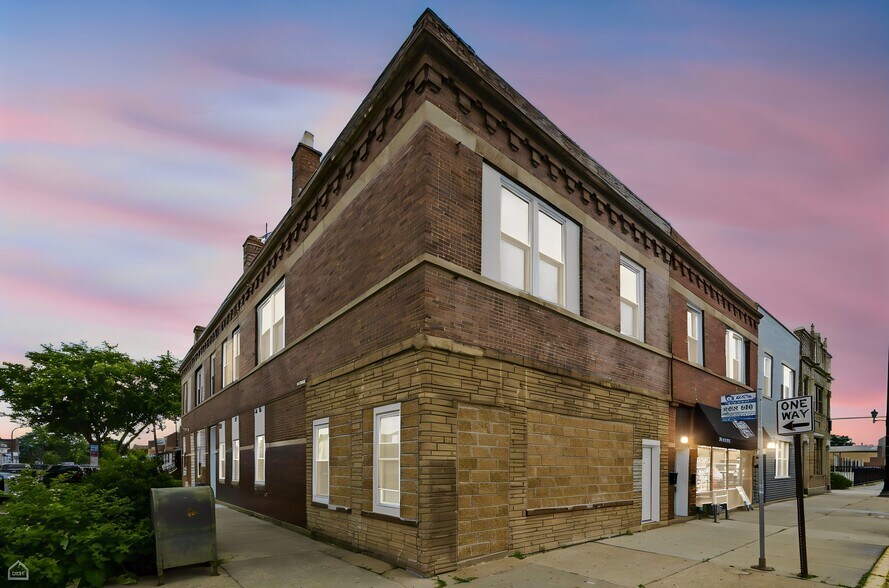 2301 S Laramie Ave, Cicero, IL à vendre - Photo du bâtiment - Image 2 de 44
