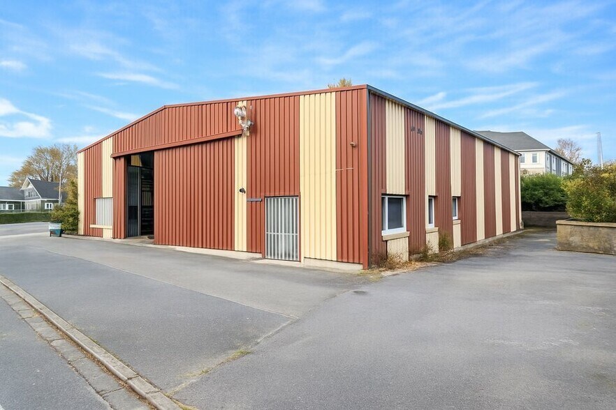 Industriel dans La Chapelle-sur-Erdre à louer - Photo du bâtiment - Image 1 de 6