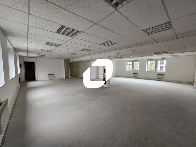 7 Rue Jean Mermoz, Versailles for lease Interior Photo- Image 1 of 11