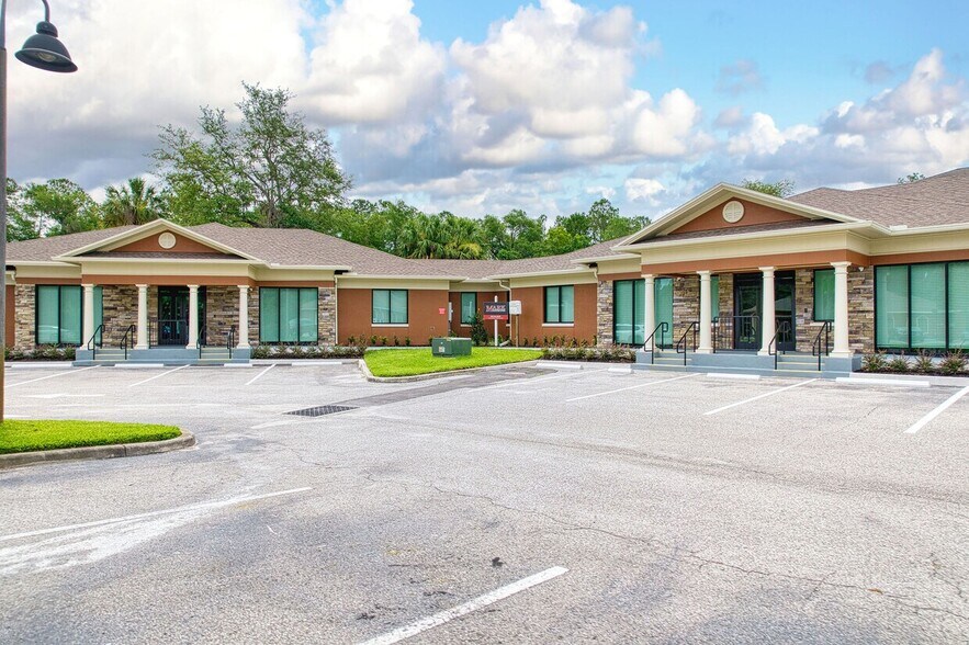 741 Ciara Creek Cv, Longwood, FL à vendre - Photo du bâtiment - Image 2 de 33