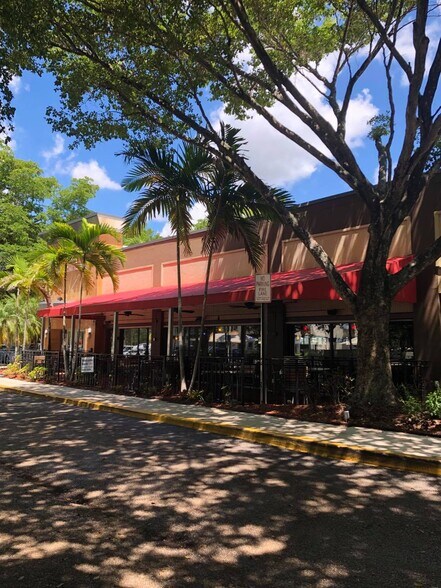 80 SW 84th Ave, Plantation, FL à louer - Photo du bâtiment - Image 2 de 3