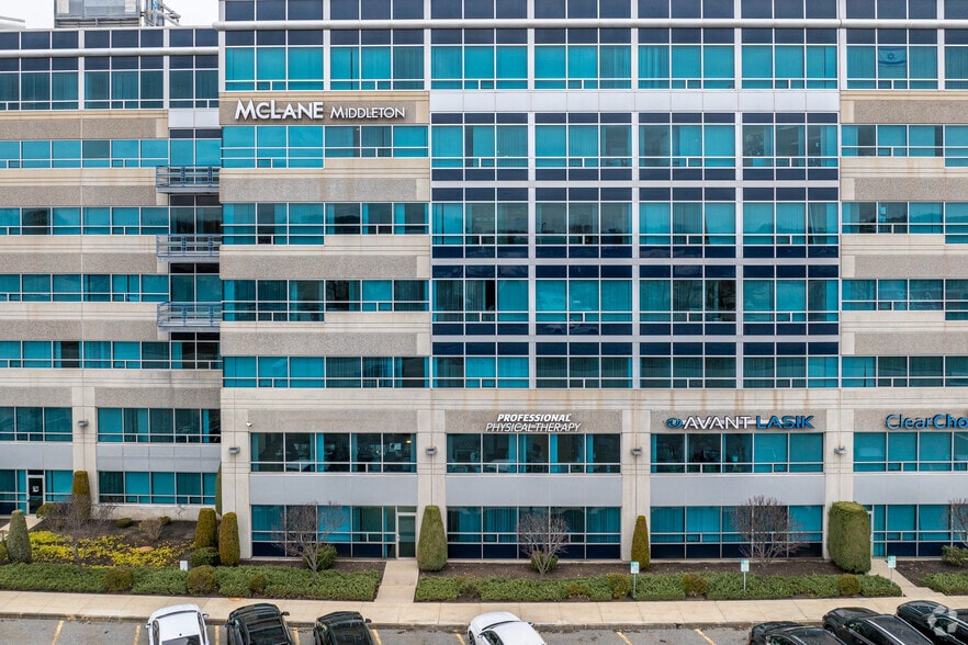 300-400 Tradecenter, Woburn, MA for lease - Building Photo - Image 2 of 6