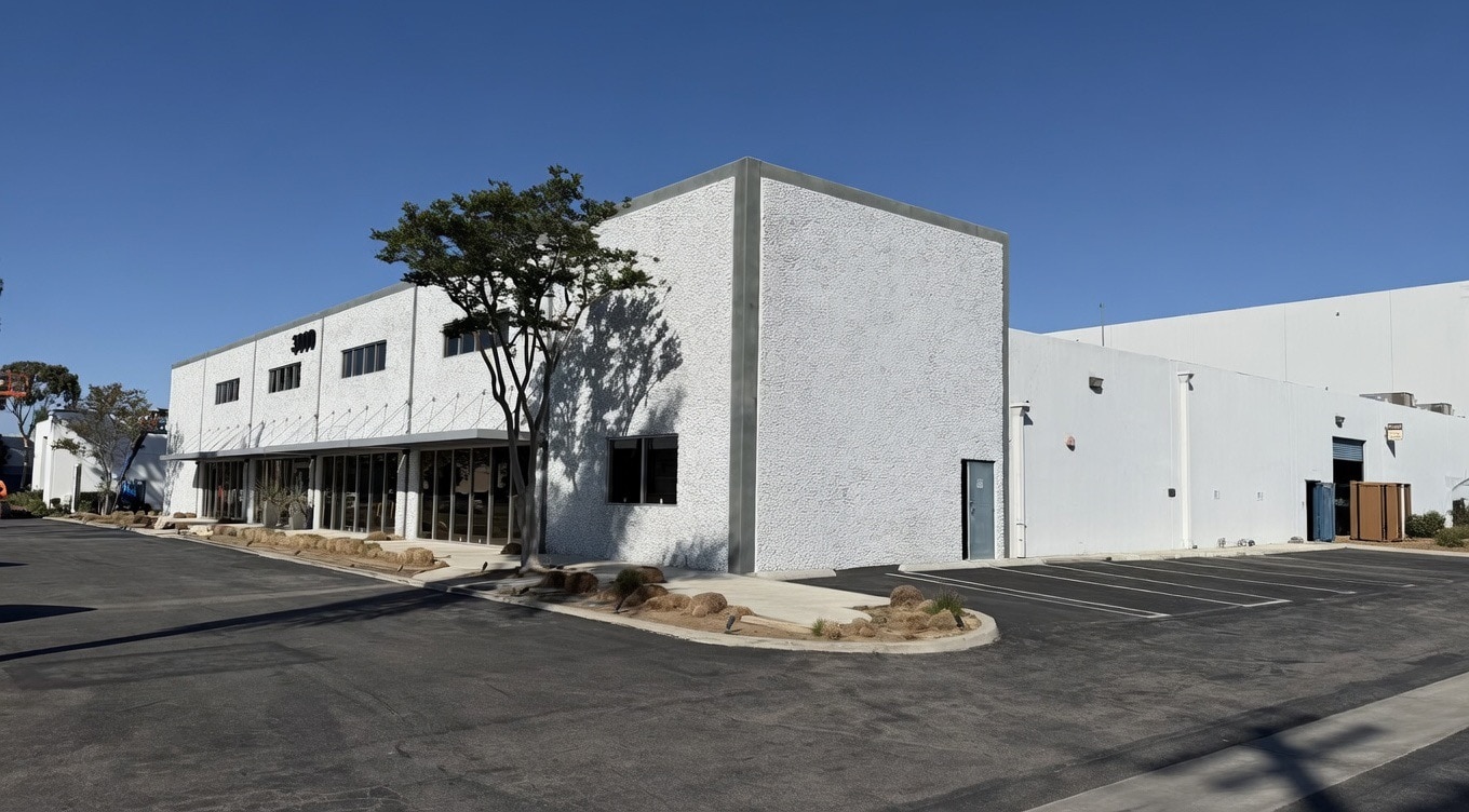 3000 Airway Ave, Costa Mesa, CA à louer Photo principale- Image 1 de 11