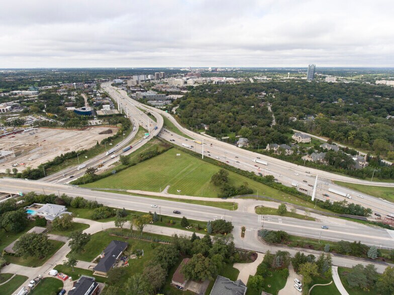 1800 York Rd, Oak Brook, IL for sale - Building Photo - Image 1 of 1
