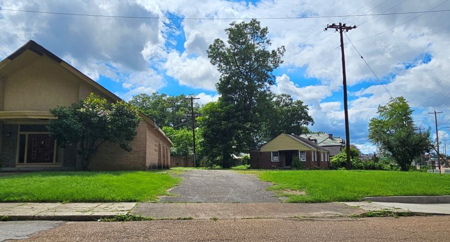 1293 Lamar Ave, Memphis, TN à vendre - Photo du bâtiment - Image 3 de 4