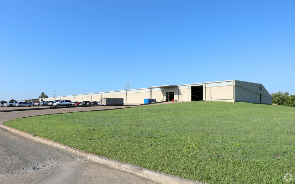 325 US Highway 80, Sunnyvale, TX for lease - Building Photo - Image 2 of 4