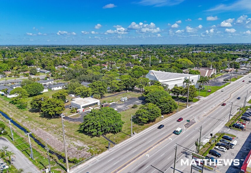 2449 S Military Trl, West Palm Beach, FL for lease - Building Photo - Image 2 of 4