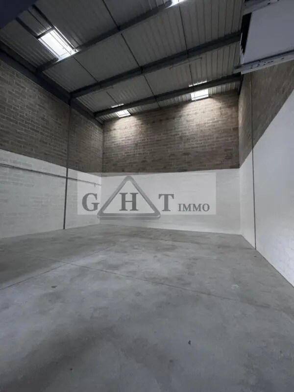 Industrial in Bussy-Saint-Martin for lease Interior Photo- Image 1 of 6