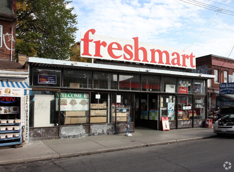 241 Augusta Ave, Toronto, ON for sale - Primary Photo - Image 1 of 1