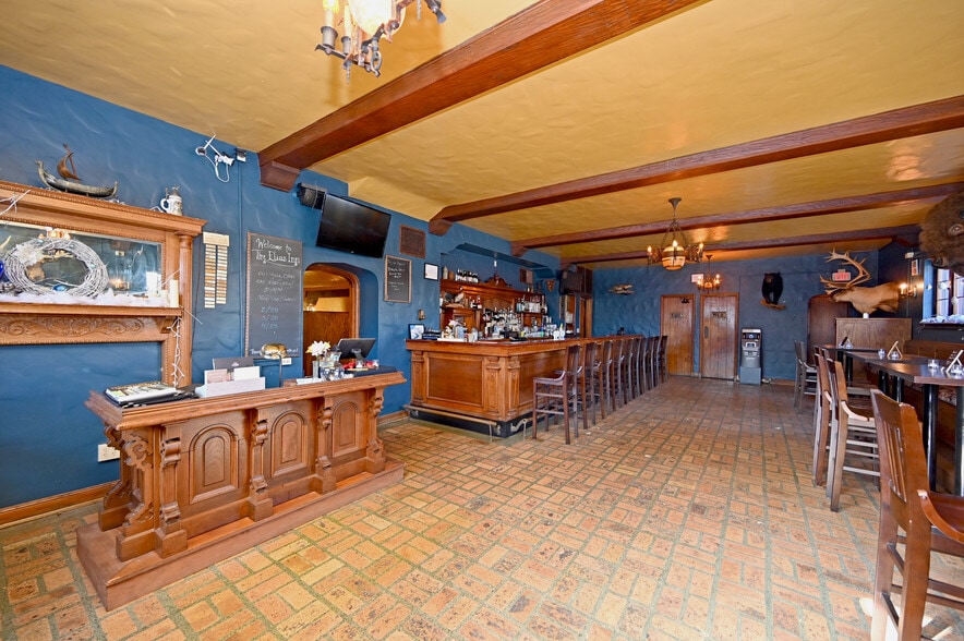 200 N 2nd St, Watertown, WI à vendre - Photo du bâtiment - Image 3 de 14