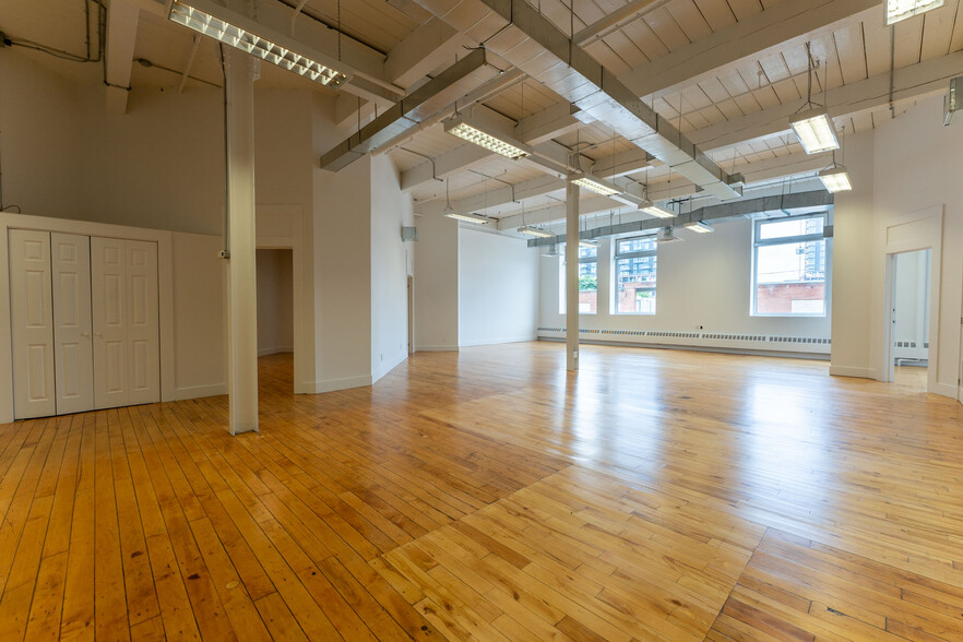 219 Dufferin St, Toronto, ON for lease - Building Photo - Image 3 of 9