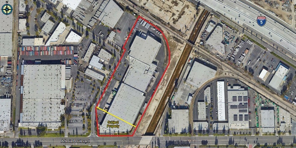 14701-14765 Industry Cir, La Mirada, CA à louer Photo du bâtiment- Image 1 de 3