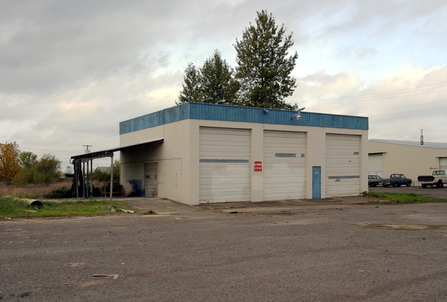 1420 S Bertelsen Rd, Eugene, OR for sale - Building Photo - Image 2 of 11