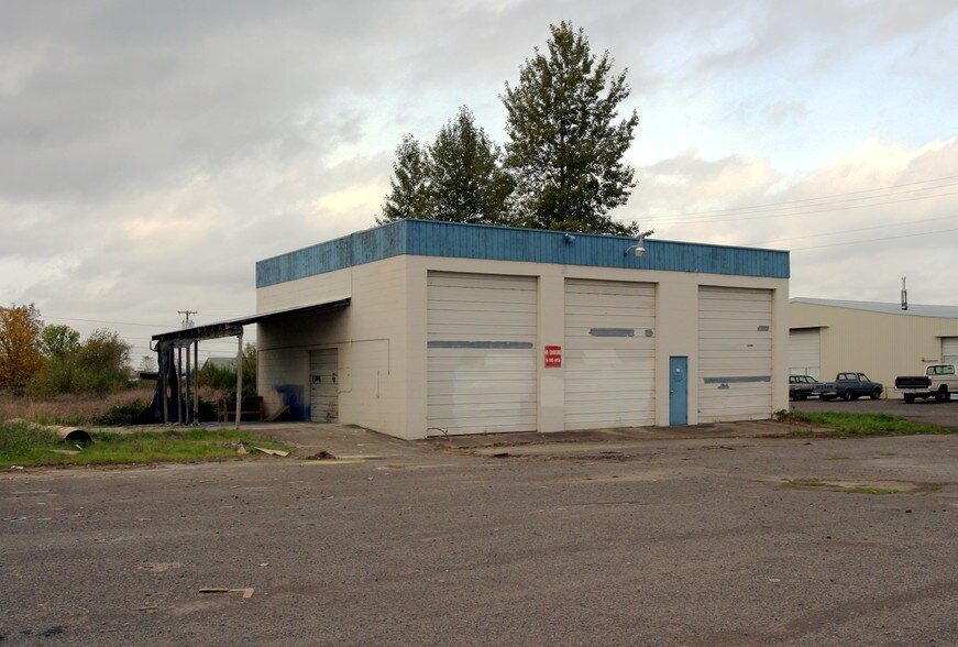 1420 S Bertelsen Rd, Eugene, OR à vendre - Photo du bâtiment - Image 2 de 11