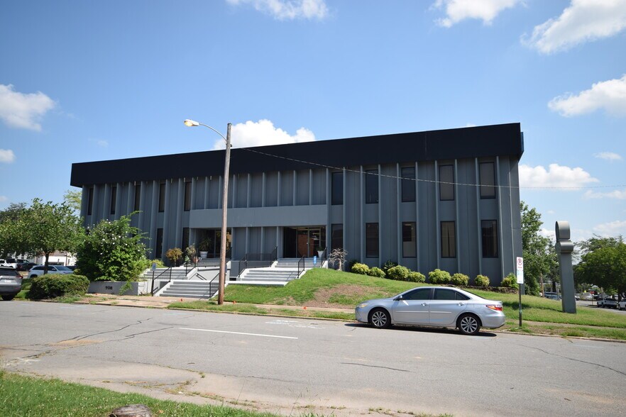 708 W 2nd St, Little Rock, AR à vendre - Photo du bâtiment - Image 2 de 11