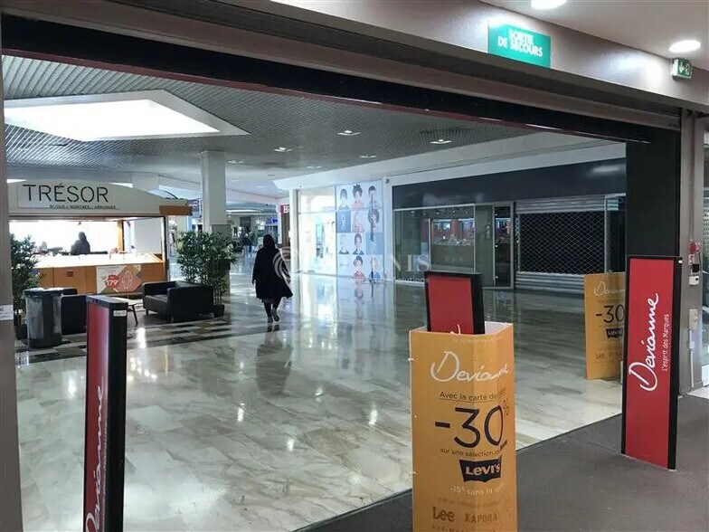 Retail in LOMME for lease - Lobby - Image 3 of 6