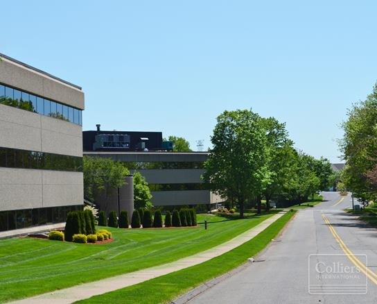 200 Corporate Pl, Rocky Hill, CT à louer - Photo du bâtiment - Image 3 de 4