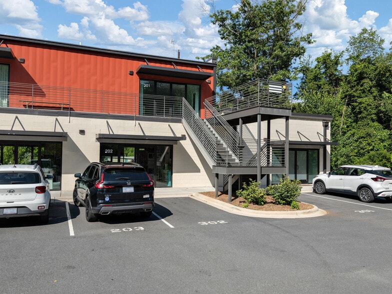 76 Glendale Ave, Asheville, NC à louer - Photo du bâtiment - Image 3 de 14