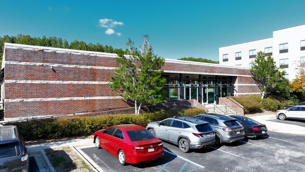 324 Commons Dr, Birmingham, AL à louer - Vidéo sur l’inscription commerciale - Image 2 de 21