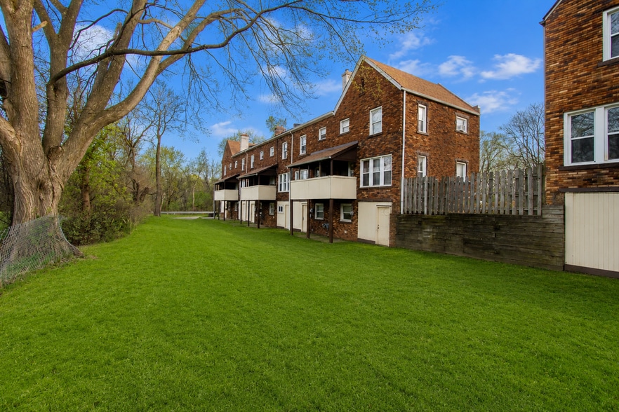 25 Maynard Ct, Pontiac, MI for sale - Building Photo - Image 2 of 22