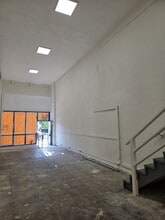 4667 Hollywood Blvd, Los Angeles, CA à louer Photo intérieure- Image 2 de 3