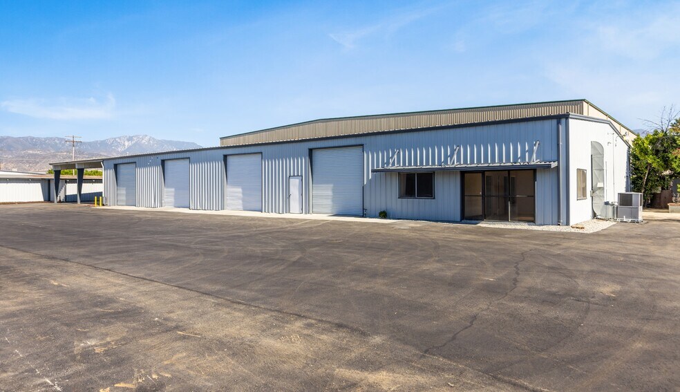 1700 E Colton Ave, Redlands, CA à vendre - Photo du bâtiment - Image 2 de 16