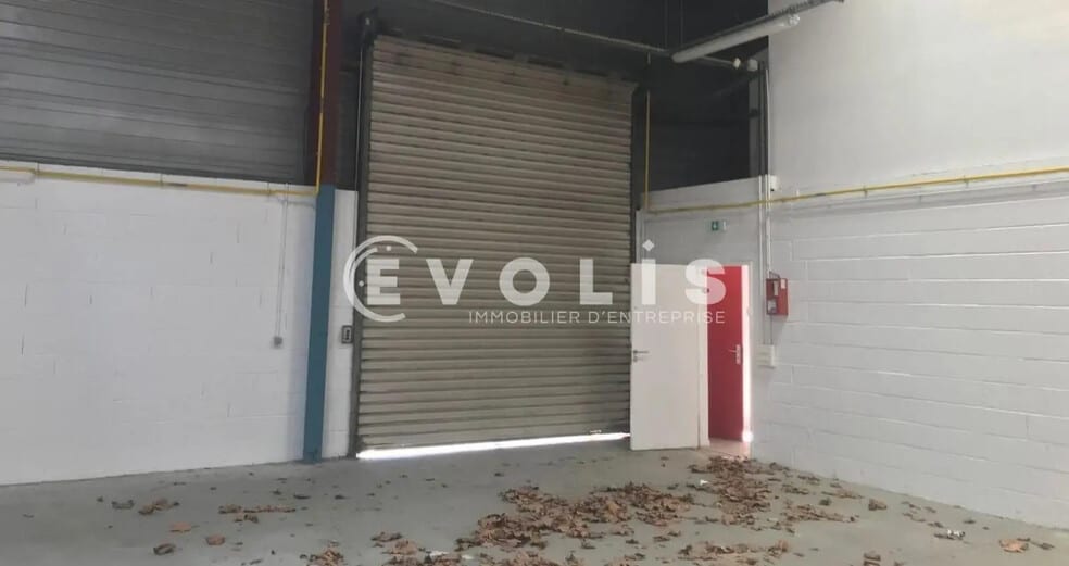 Flex in Saint-Soupplets for lease - Interior Photo - Image 2 of 4