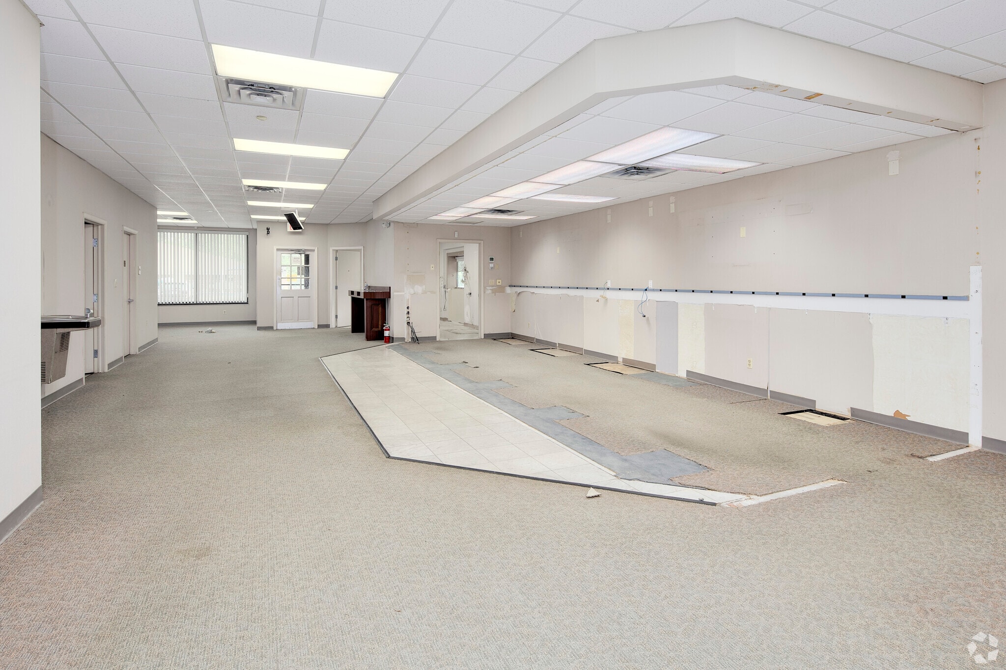 4371-4393 Kevin Walker Dr, Dumfries, VA for lease Interior Photo- Image 1 of 6