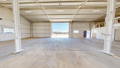 930 Shiloh Rd, Windsor, CA for lease Building Photo- Image 1 of 9