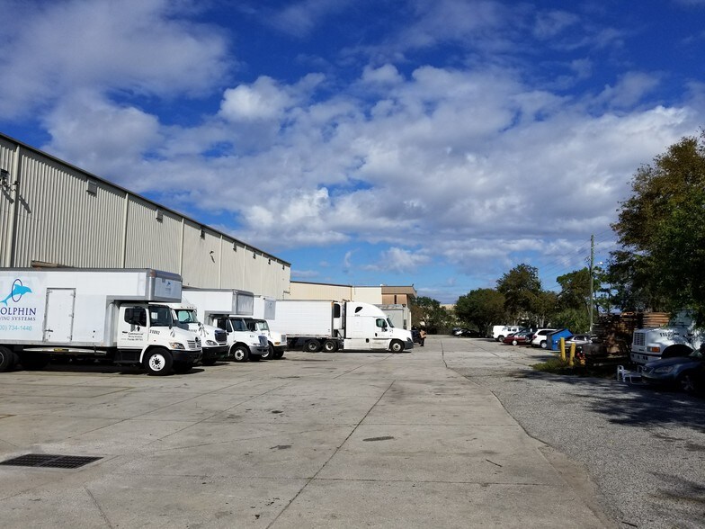 5160 N 140th Ave, Clearwater, FL à vendre - Photo du bâtiment - Image 2 de 10