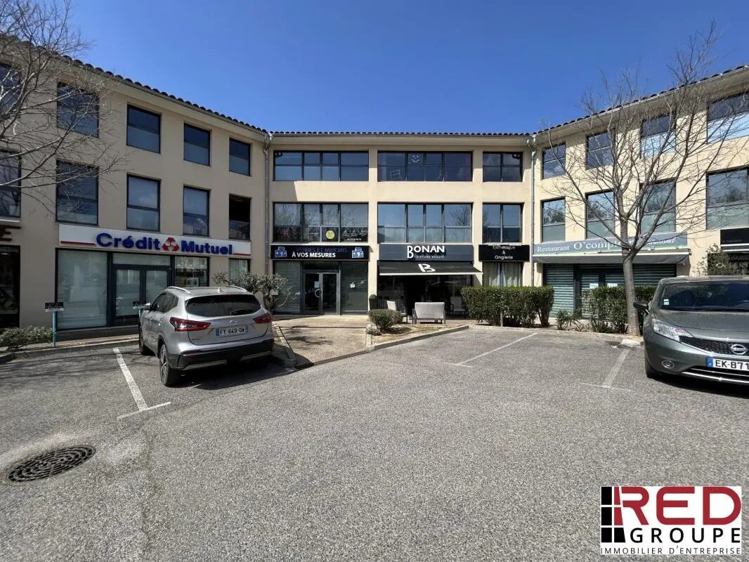 Retail in Le Tholonet for lease Building Photo- Image 1 of 8