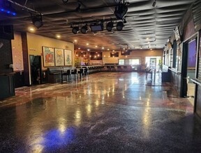 2065-2127 Tamiami Trl S, Venice, FL à louer Photo intérieure- Image 1 de 6