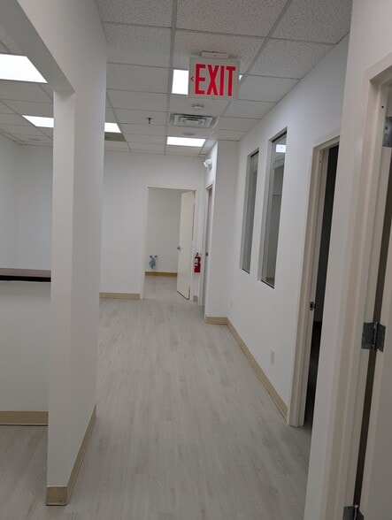 210 N Central Ave, Hartsdale, NY for lease - Building Photo - Image 3 of 24