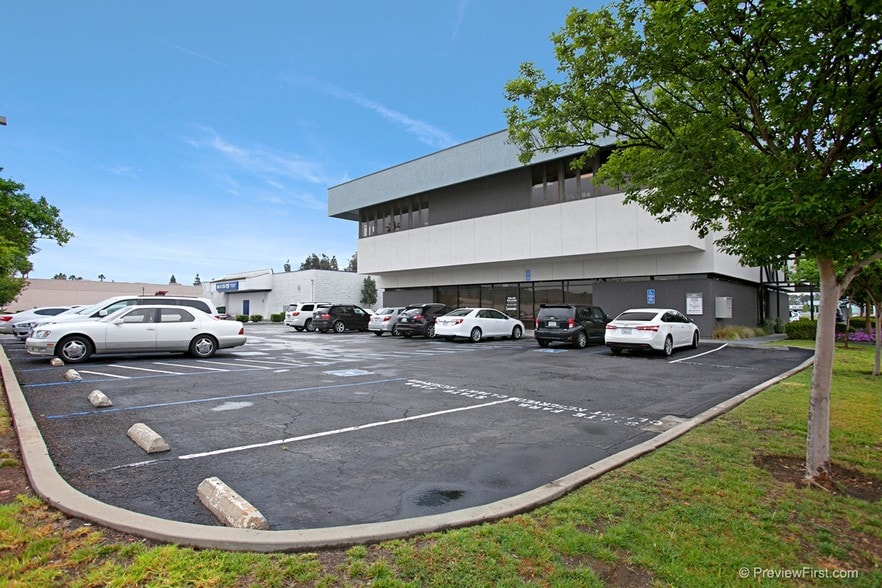 680 Fletcher Pky, El Cajon, CA for lease - Building Photo - Image 2 of 17