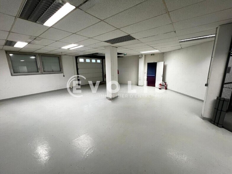 Flex in Épinay-sur-Orge for lease - Interior Photo - Image 3 of 18