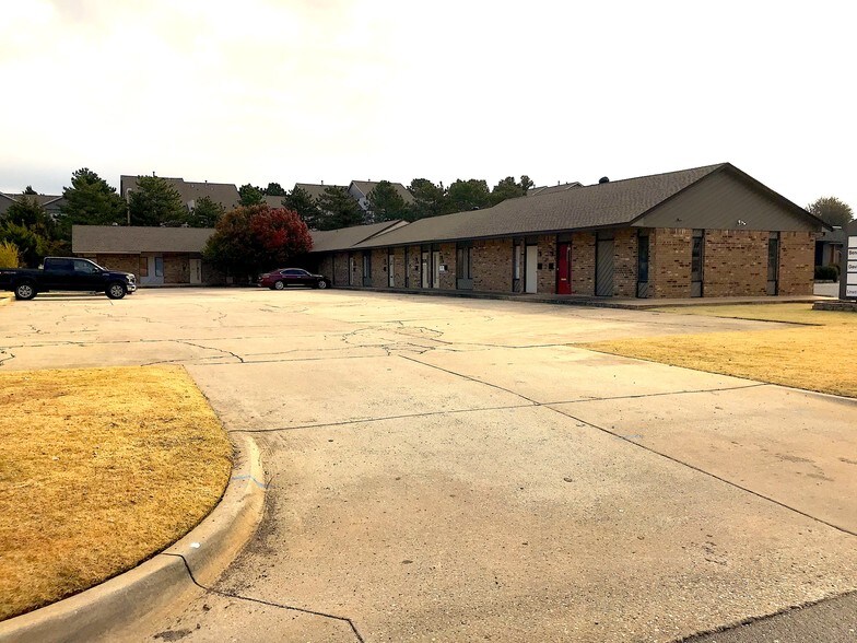 9212 N Rockwell Ave, Oklahoma City, OK à vendre - Photo du bâtiment - Image 1 de 8