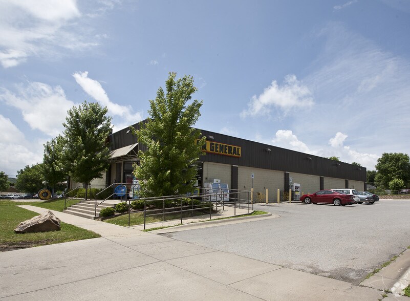 1221 S School Ave, Fayetteville, AR à vendre - Photo principale - Image 3 de 8