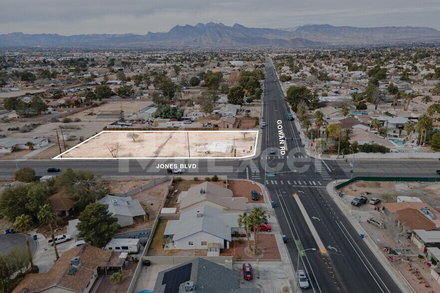 6005 W Gowan Rd, Las Vegas, NV à vendre - Photo du bâtiment - Image 3 de 5