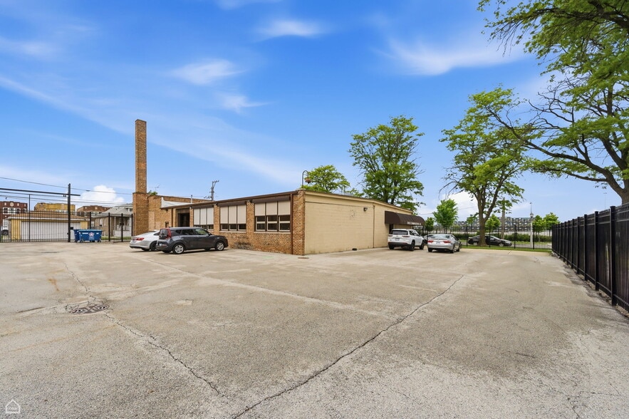 6200 S Oakley Ave, Chicago, IL à vendre - Photo du bâtiment - Image 3 de 36