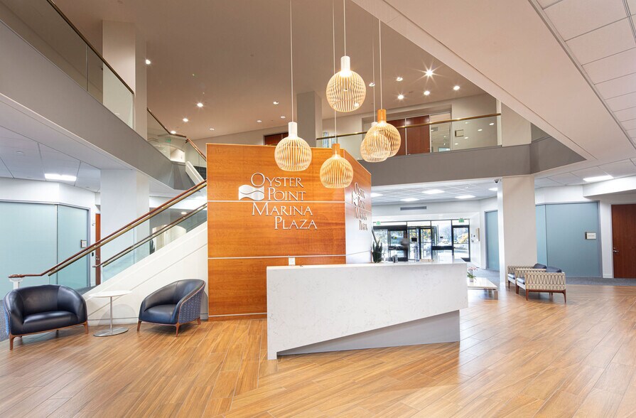 395 Oyster Point Blvd, South San Francisco, CA à louer - Hall d’entrée - Image 3 de 16