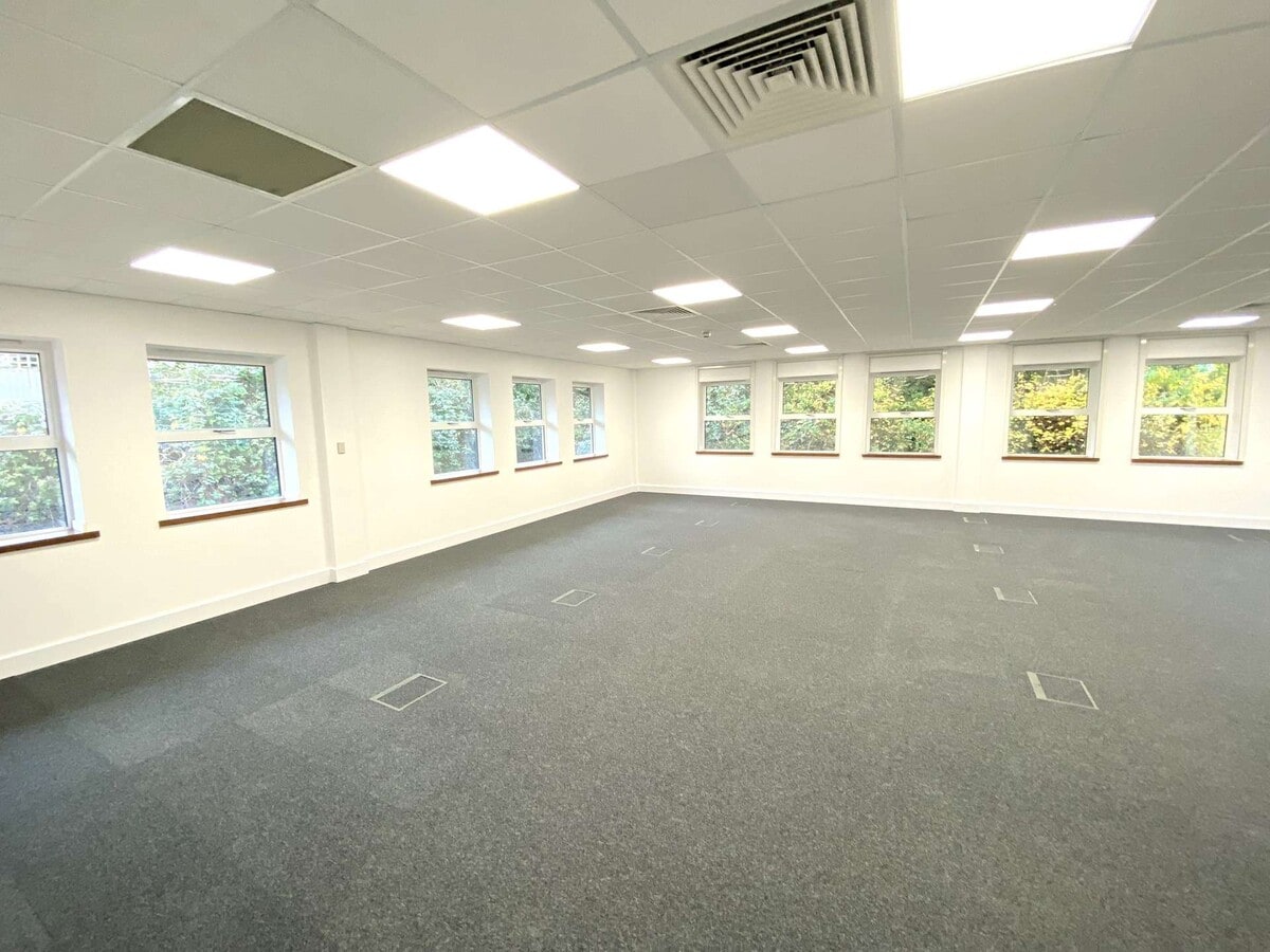 Old Gloucester Rd, Bristol, BST BS16 1GW - Unit 8 - - Interior Photo - Image 2 of 5